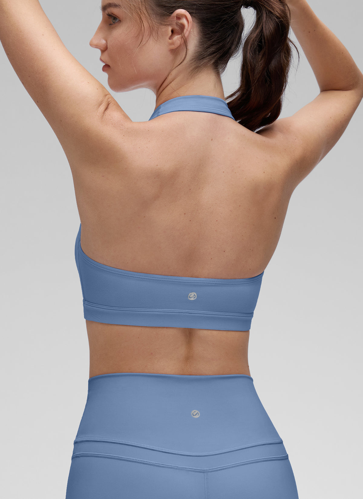 CRZ YOGA Womens Yoga Scoop Neck Padded Open Back Sports Bras Oasis Blue @model_info:Kerr