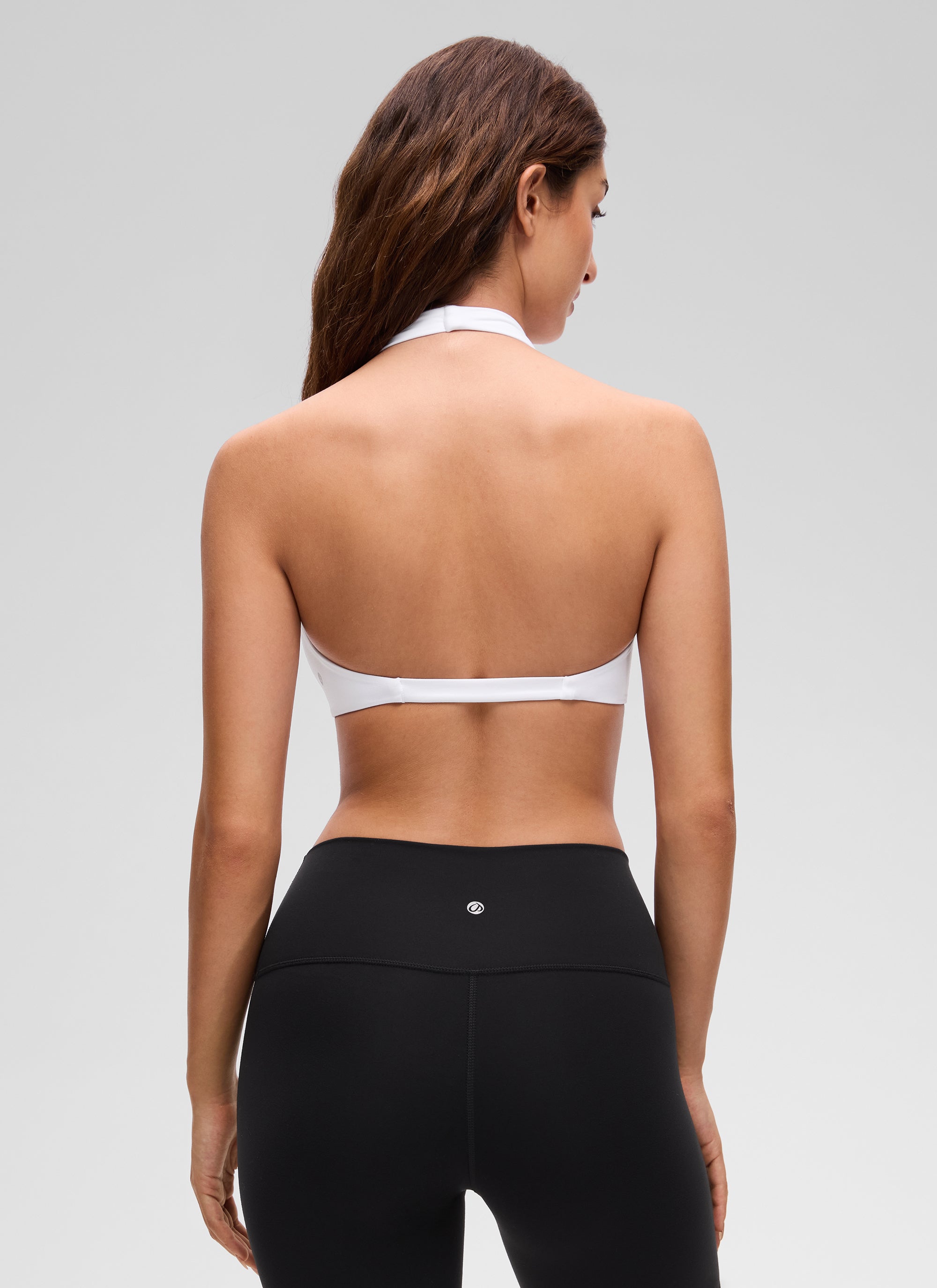 CRZ YOGA Women's Butterluxe Yoga V Neck Crop Double Lined Sports Bra White @model_info:Inga