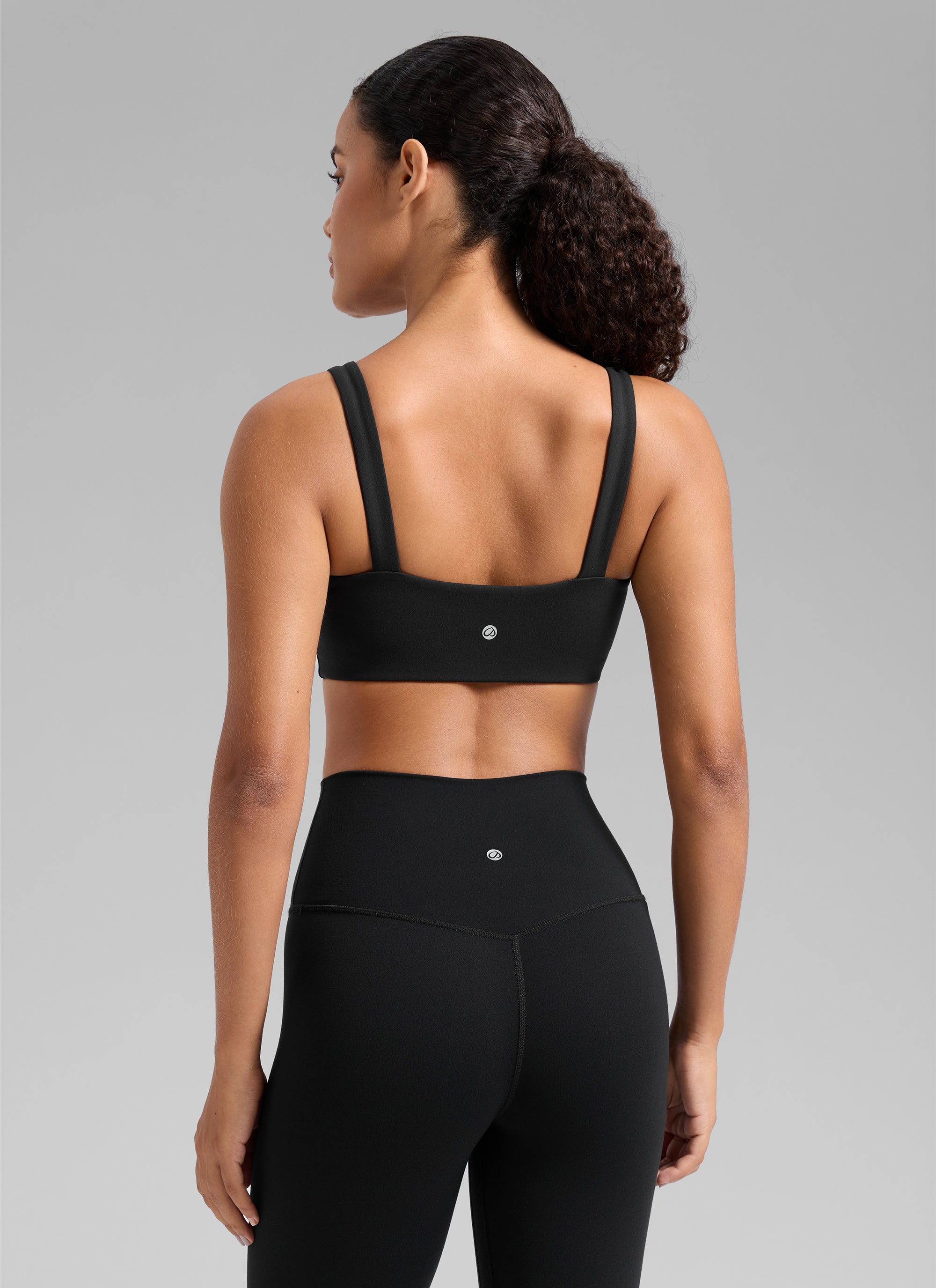 CRZ YOGA Women's Butterlift Workout Square Neck Built in Sports Bra Black @model_info:Gabi