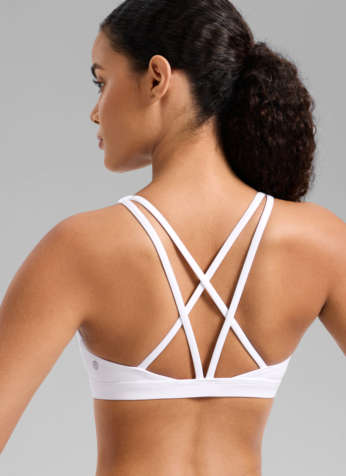 CRZ YOGA Women's Butterlift Workout U Neck Cross Back Sports Bra White @model_info:Gabi