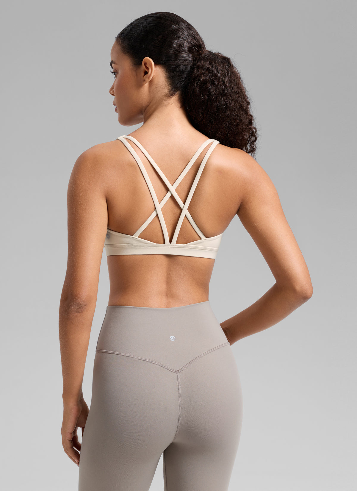 CRZ YOGA Women's Butterlift Workout U Neck Cross Back Sports Bra Mojave Tan @model_info:Gabi