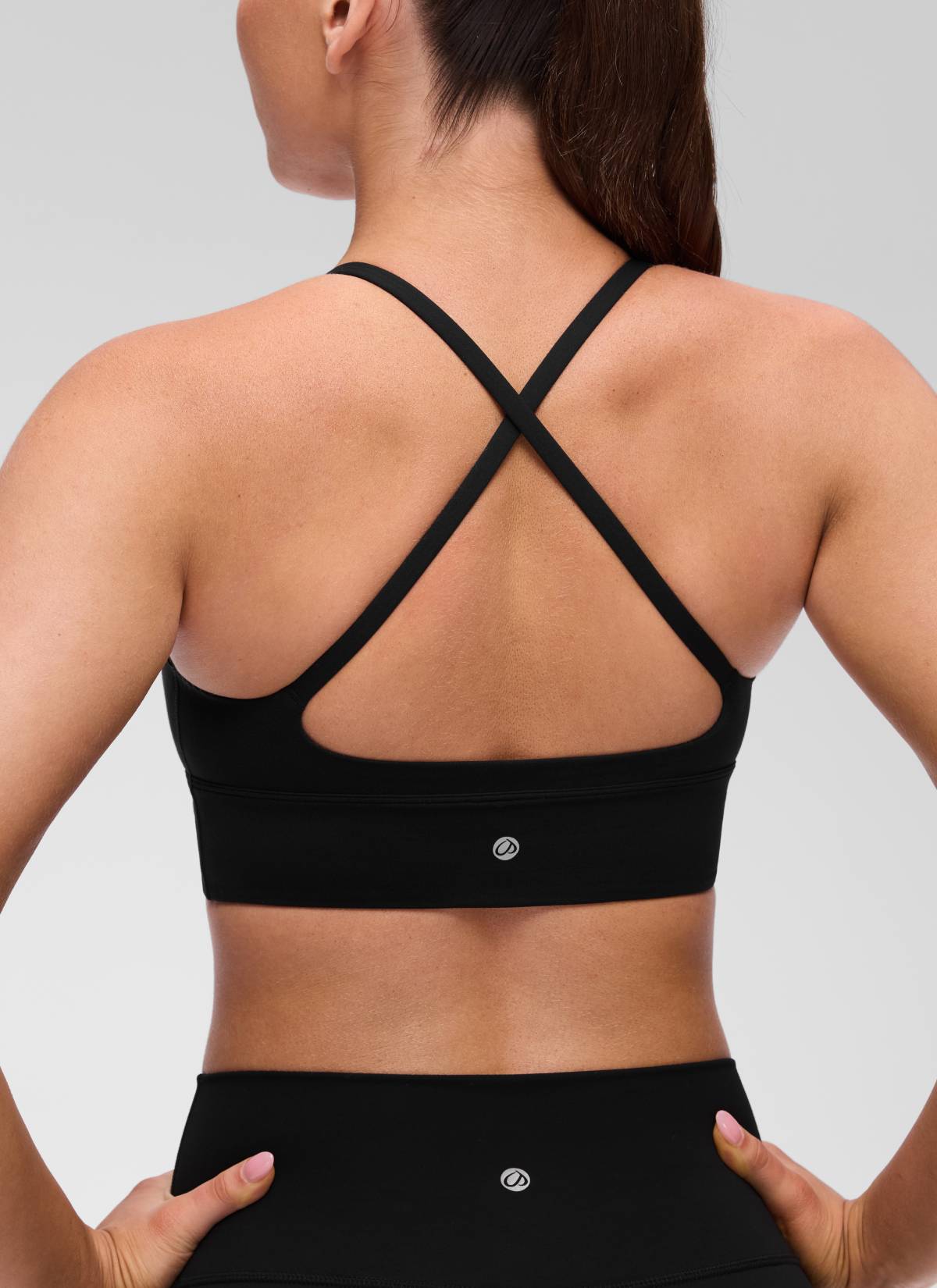 CRZ YOGA Women's Butterluxe Yoga V Neck Cross Back Longline Sports Bra Black @model_info:Brooklyn