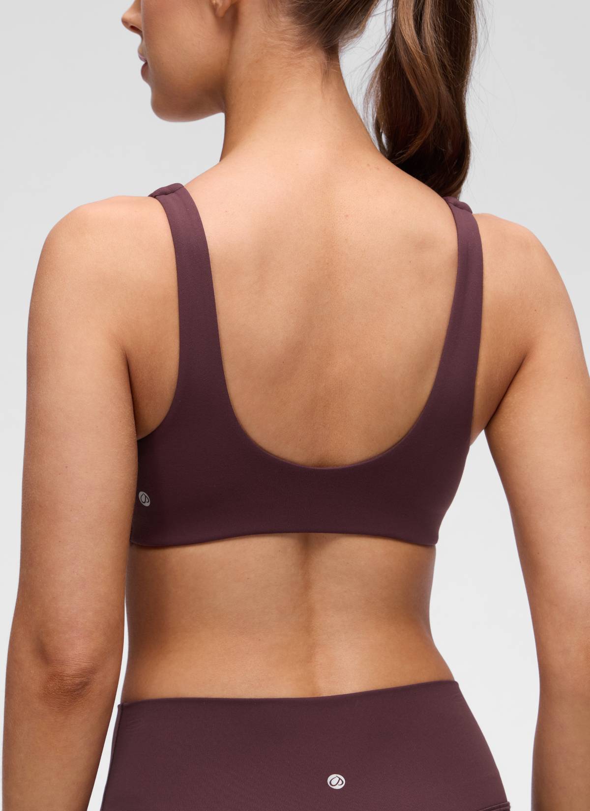 CRZ YOGA Women's Butterluxe Yoga Twist V Neck U Back Sports Bra Ripe Plum @model_info:Lary