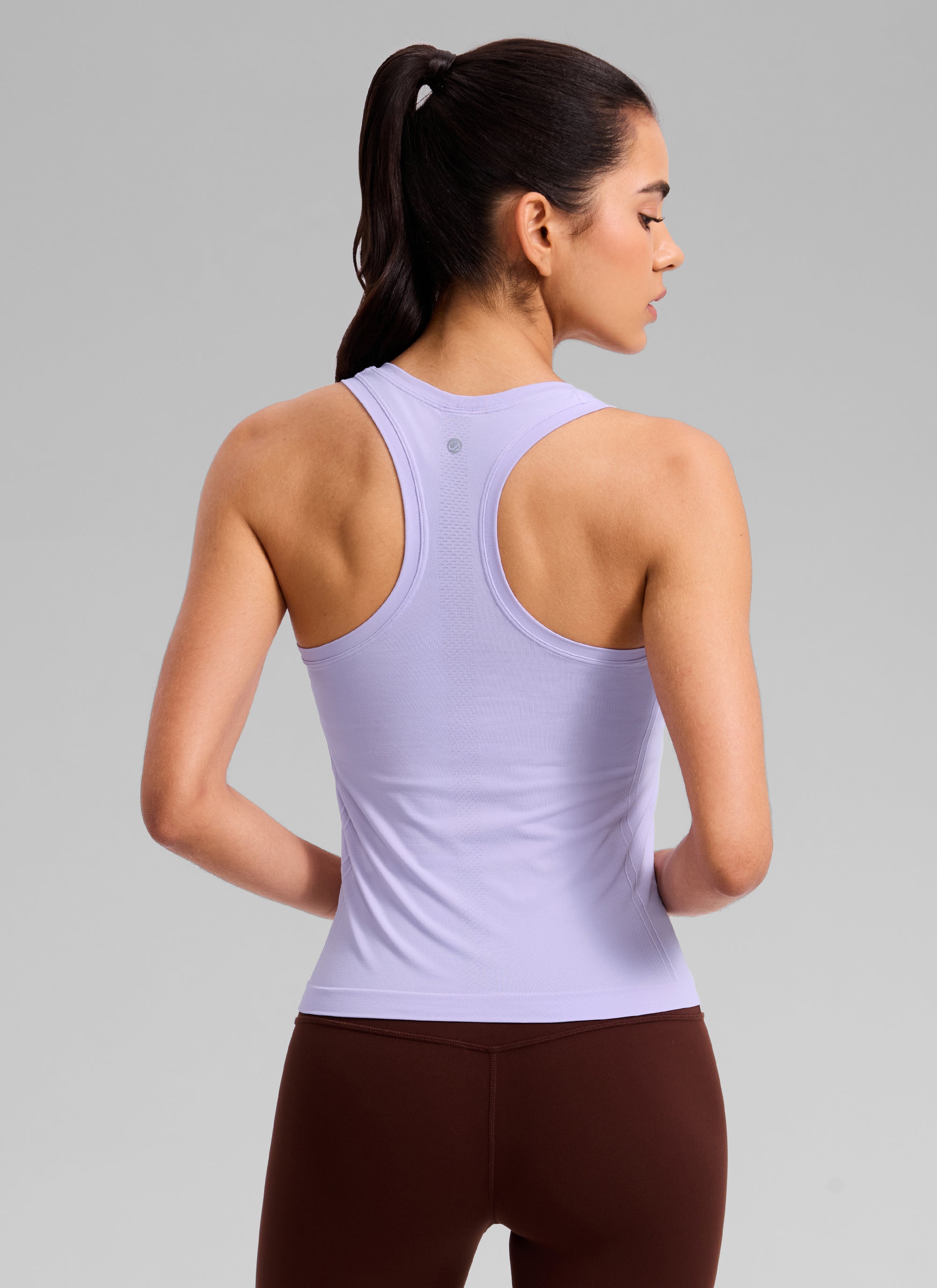 CRZ YOGA Women's Yoga Slim Fit Seamless Tank Crew Neck Racerback Lavender Frost @model_info:Beatriz