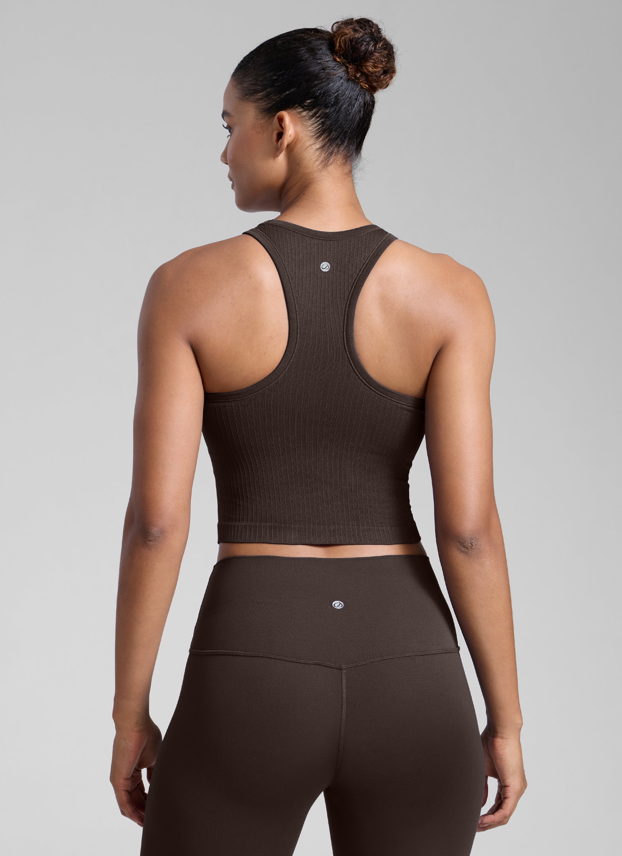 CRZ YOGA Women's Yoga Slim Fit Tops Seamless Longline Tank High Neck Hot Fudge Brown @model_info:Barbara
