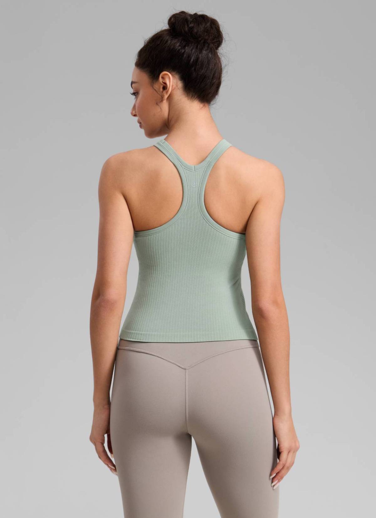 CRZ YOGA Women's Yoga Slim Fit Seamless Tank Crew Neck Waist Length Green Palm Court @model_info:Anano