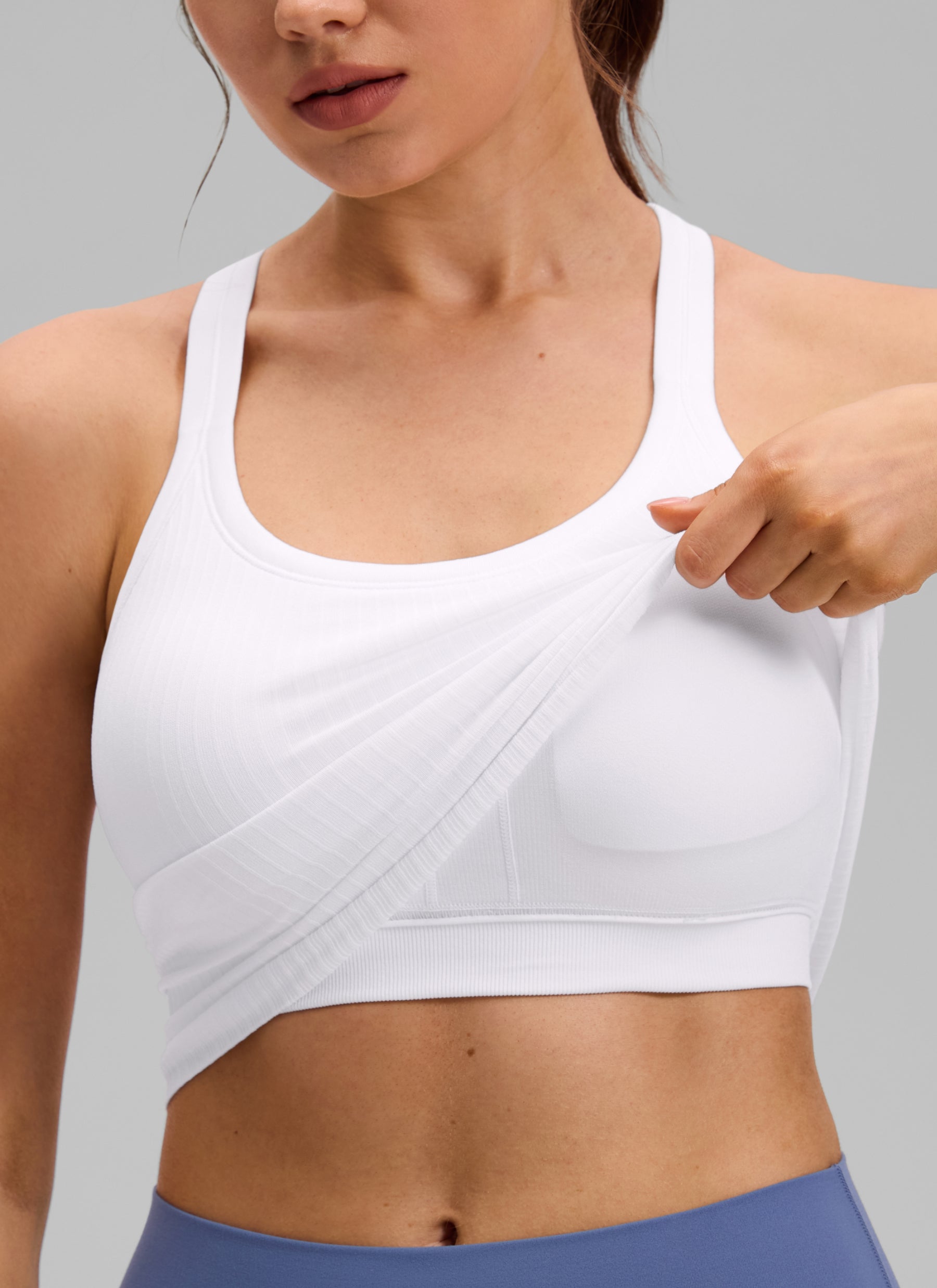 CRZ YOGA Women's Yoga Slim Fit Seamless Tank Crew Neck Waist Length White @model_info:V