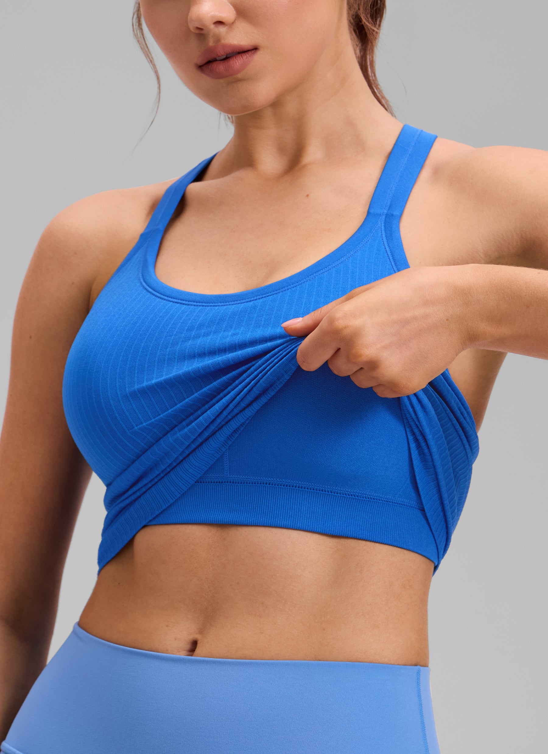 CRZ YOGA Women's Yoga Slim Fit Seamless Tank Crew Neck Waist Length Sparkle Blue @model_info:V